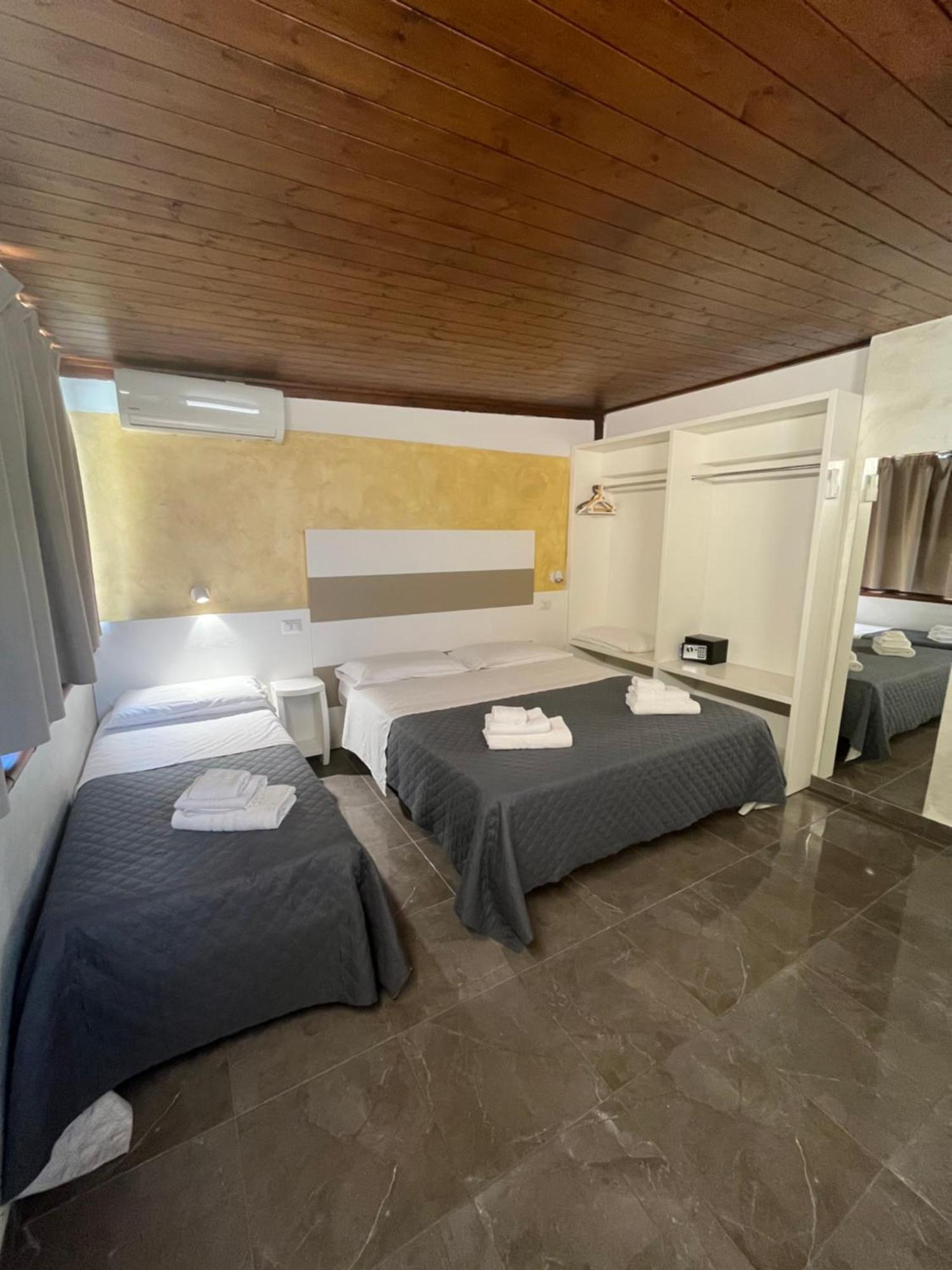 Afrodite Accomodation Tropea Exteriér fotografie