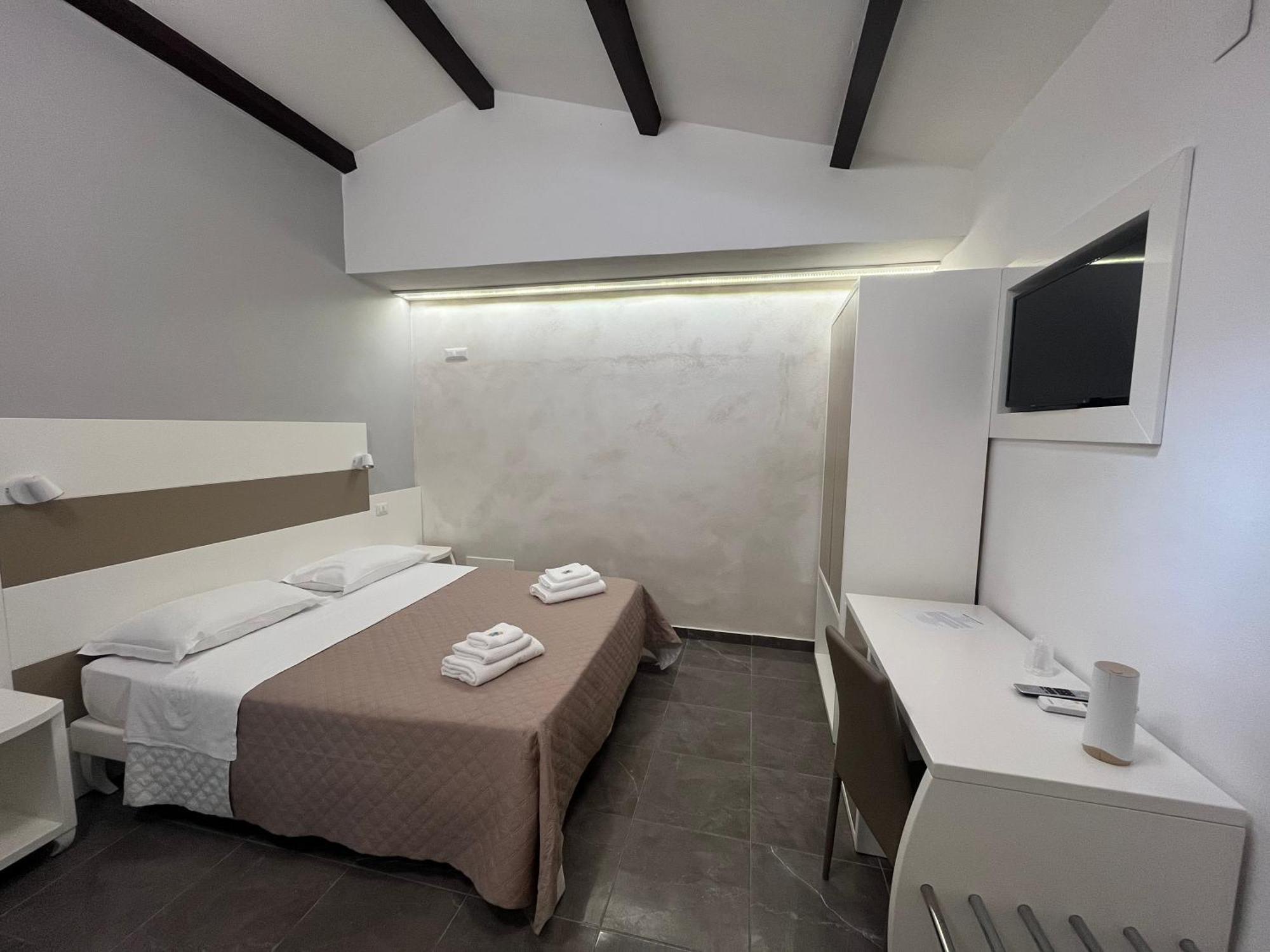 Afrodite Accomodation Tropea Exteriér fotografie